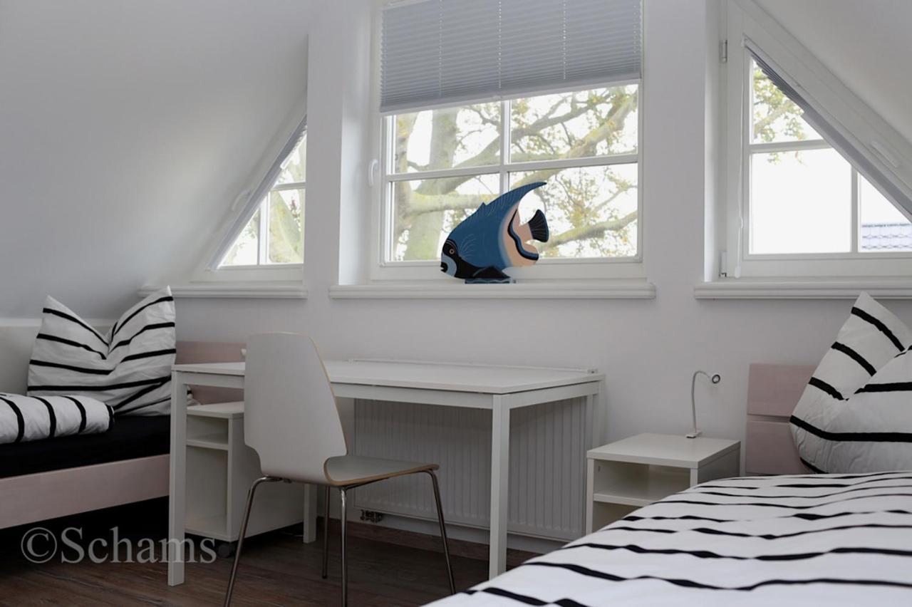 Ostseelagune Zingst, Exklusive Dhh, Strandnah, Sauna, Kamin, 3 Sz, 2 Baeder, Glasfaser, Haustierfrei, Garten Mit Suedterrasse, E-Ladesaeule, 2 Stellplaetze, Strandkorb, Fahrradschuppen, Waschmaschine, Trockner, Nichtraucher Exterior foto