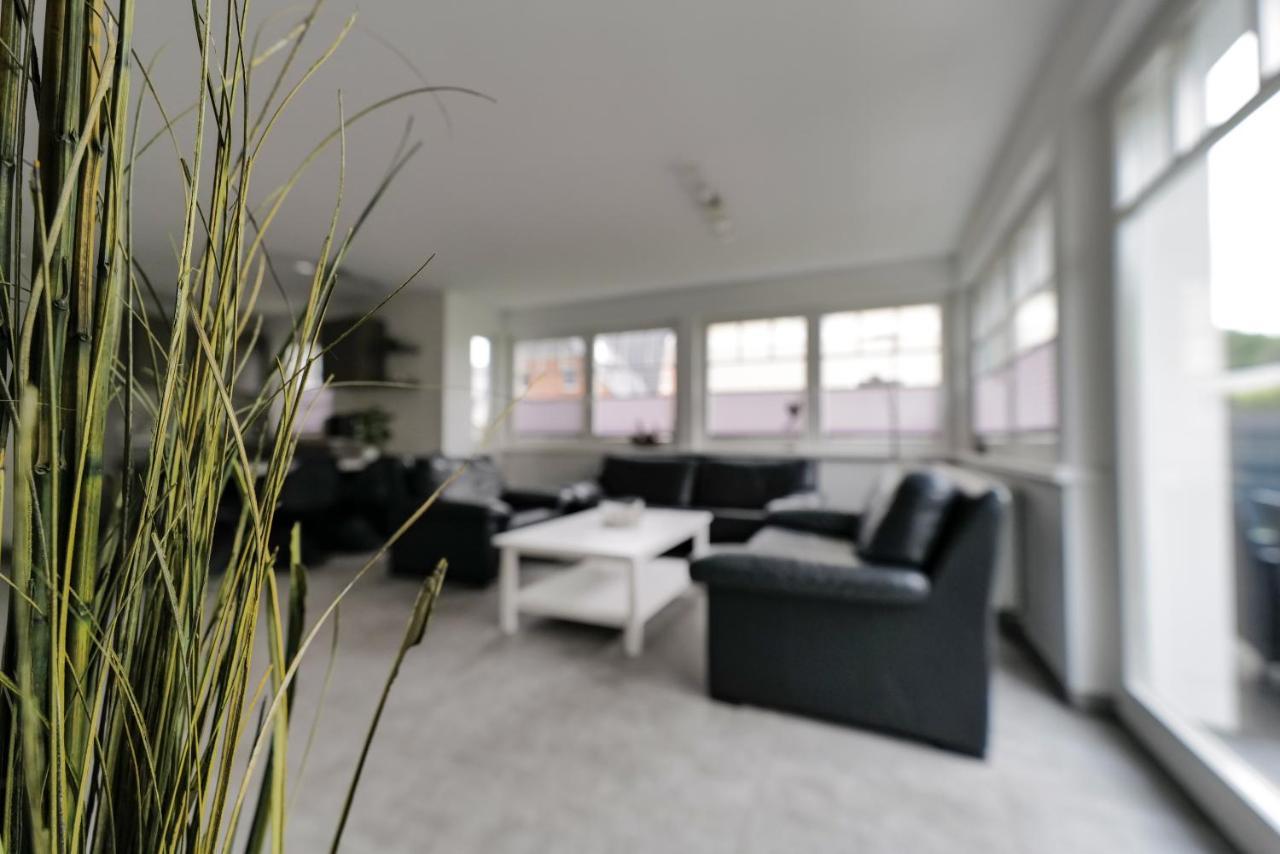 Ostseelagune Zingst, Exklusive Dhh, Strandnah, Sauna, Kamin, 3 Sz, 2 Baeder, Glasfaser, Haustierfrei, Garten Mit Suedterrasse, E-Ladesaeule, 2 Stellplaetze, Strandkorb, Fahrradschuppen, Waschmaschine, Trockner, Nichtraucher Exterior foto