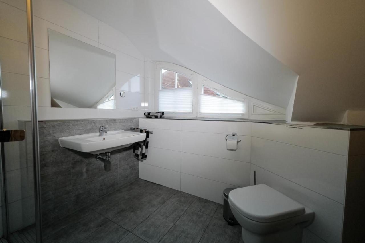 Ostseelagune Zingst, Exklusive Dhh, Strandnah, Sauna, Kamin, 3 Sz, 2 Baeder, Glasfaser, Haustierfrei, Garten Mit Suedterrasse, E-Ladesaeule, 2 Stellplaetze, Strandkorb, Fahrradschuppen, Waschmaschine, Trockner, Nichtraucher Exterior foto